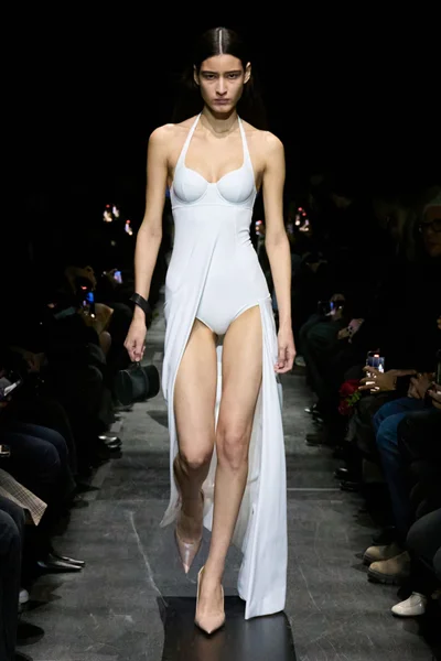 Look 69